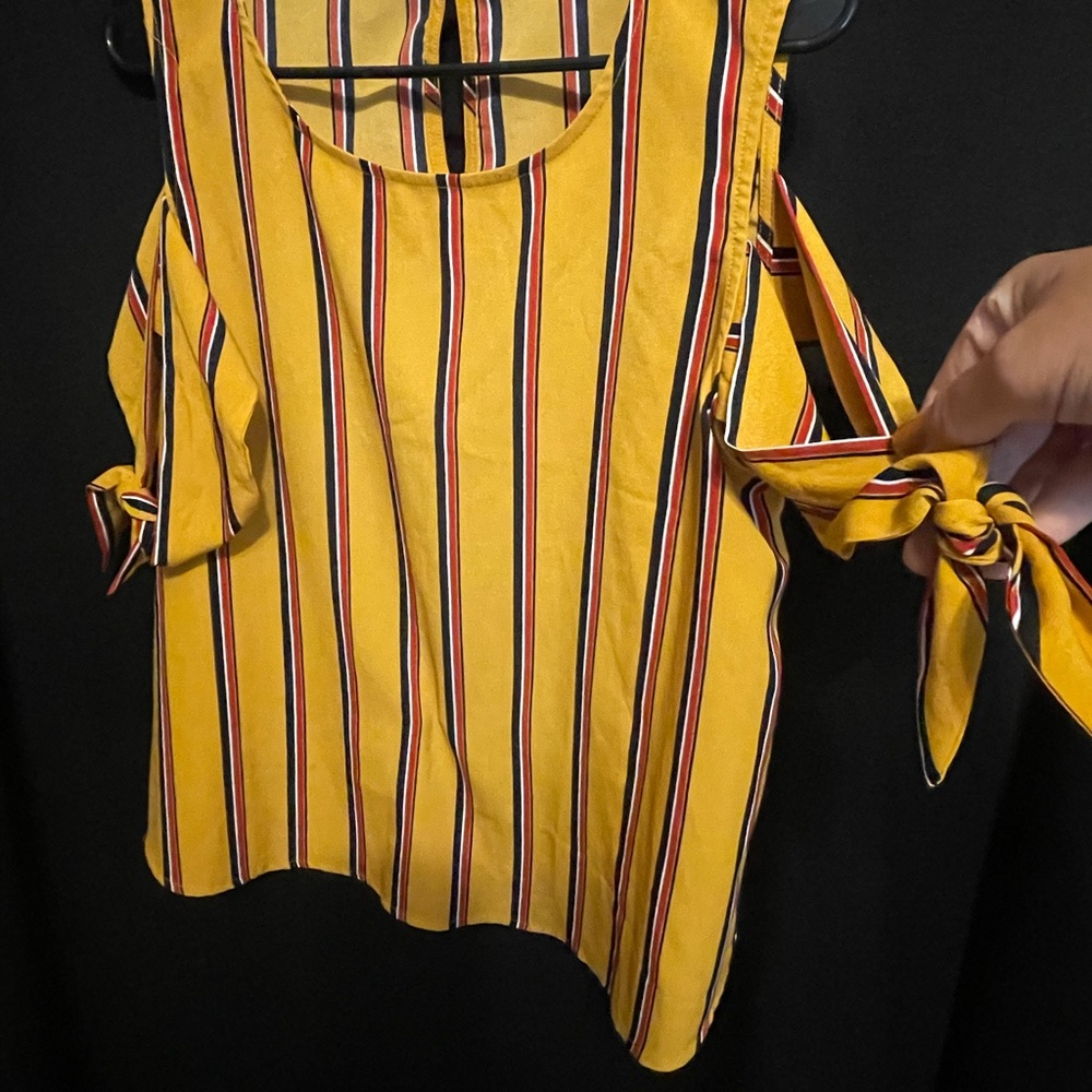 Large E2M Cold Shoulder Blouse